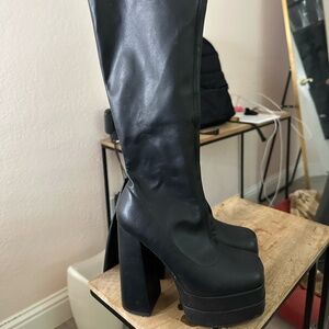 Leather KneeHigh Boots